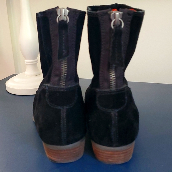 Dolce Vita Black Suede Bootie, 6 - Picture 3 of 8